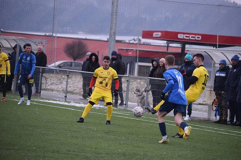 SOUBOJ TÝMŮ Z ČFL mezi Robstavem Přeštice a domažlickou Jiskrou skončil remízou 5:5. Foto: Jiří Pojar