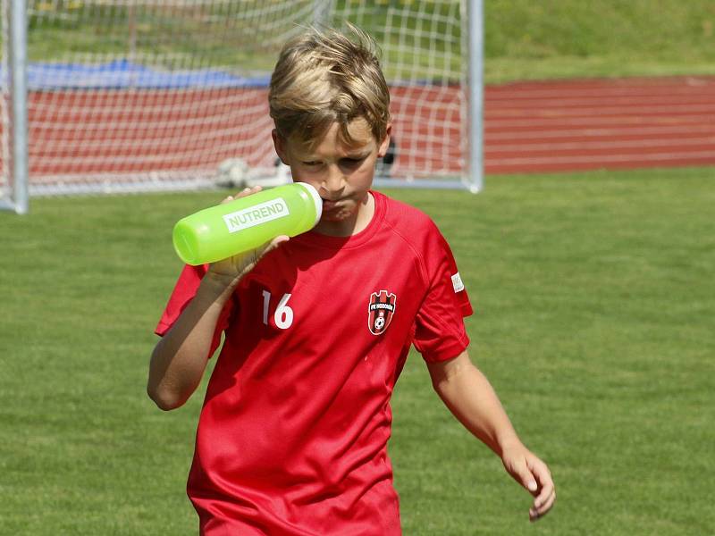 Fotbalisté z domažlické Jiskry si ve středu zahráli přátelský zápas se žáky FK Hodonín.