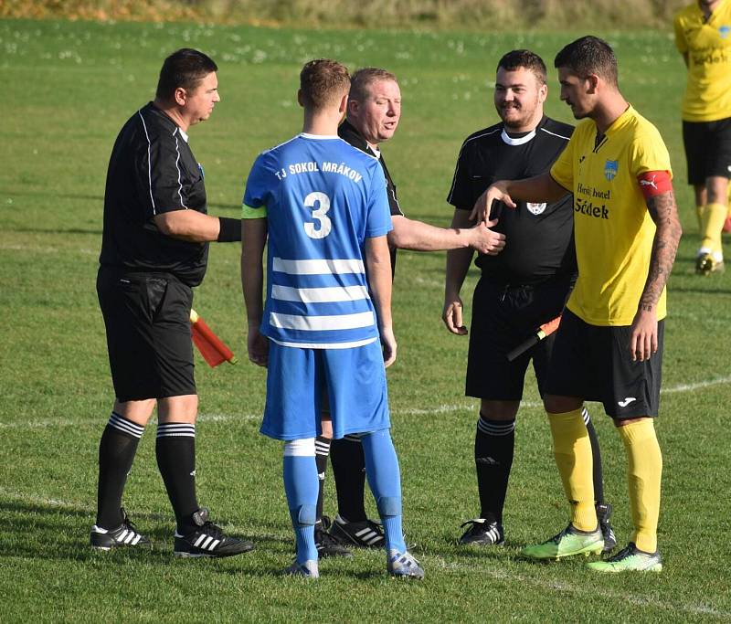 Fotbalisté TJ Sokol Mrákov (modří) skončili v anketě o nejsympatičtější fotbalový klub okresu třetí. Bude se jim dařit i ve finále?