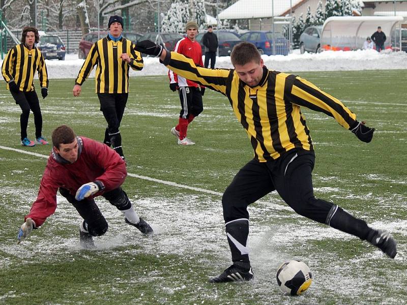 Z turnajového utkání fotbalistů Slavoje Koloveč B a FC Dynamo Horšovský Týn A.