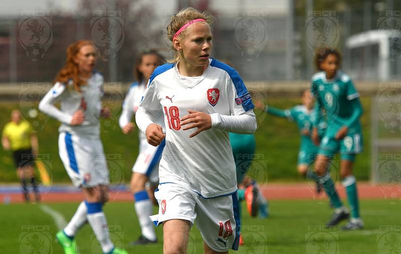 Fotogalerie: Česká fotbalová reprezentace žen U15 - Deník.cz