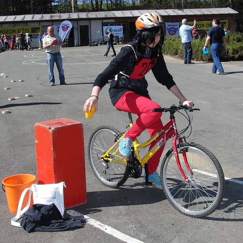 Okresní kolo dopravní soutěže mladých cyklistů.