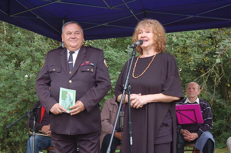 Z křtu publikace Václava Weningera o osadě Filipova Hora.