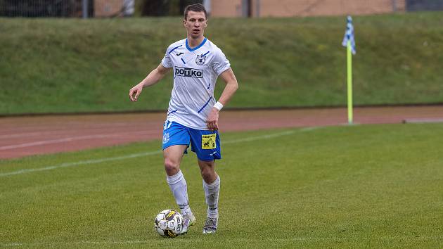 22. kolo FORTUNA ČFL, skupina A: TJ Jiskra Domažlice (na snímku fotbalisté v modrobílých dresech) - Bohemians Praha 1905 B 2:0.