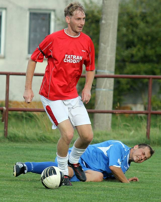 Ve šlágru úvodního kola okresního přeboru se v Chodově utkali fotbalisté domácího Tatranu se soupeřem ze ZD Meclov. 