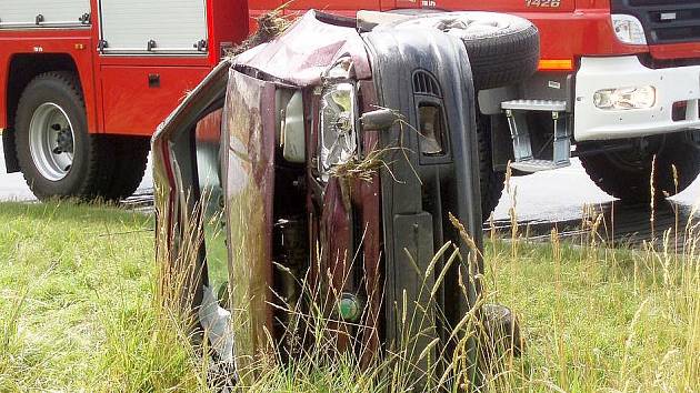 Takto skončilo za Holýšovem auto 22letého řidiče. 