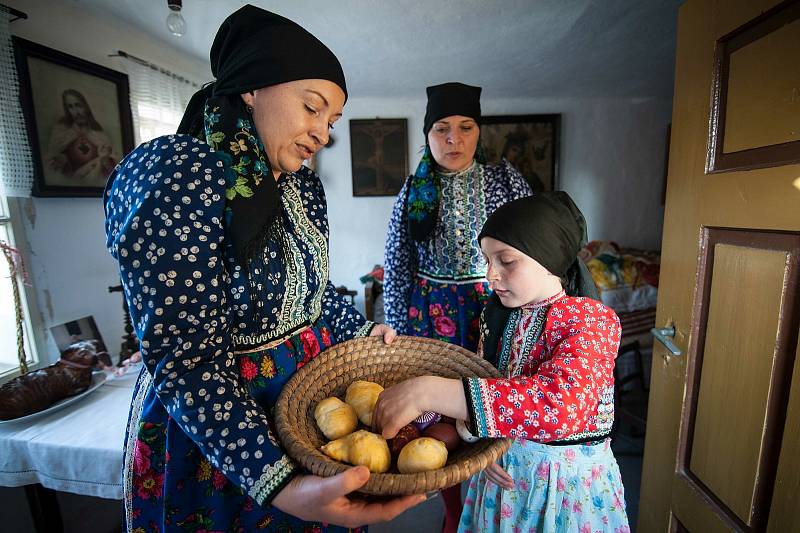 Sestry Jana Kucalová a Martina Pincová z Mrákova se snaží tradice ve svých rodinách co nejvíce udržet.