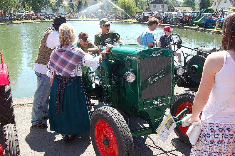 Setkání traktorů v Brnířově.
