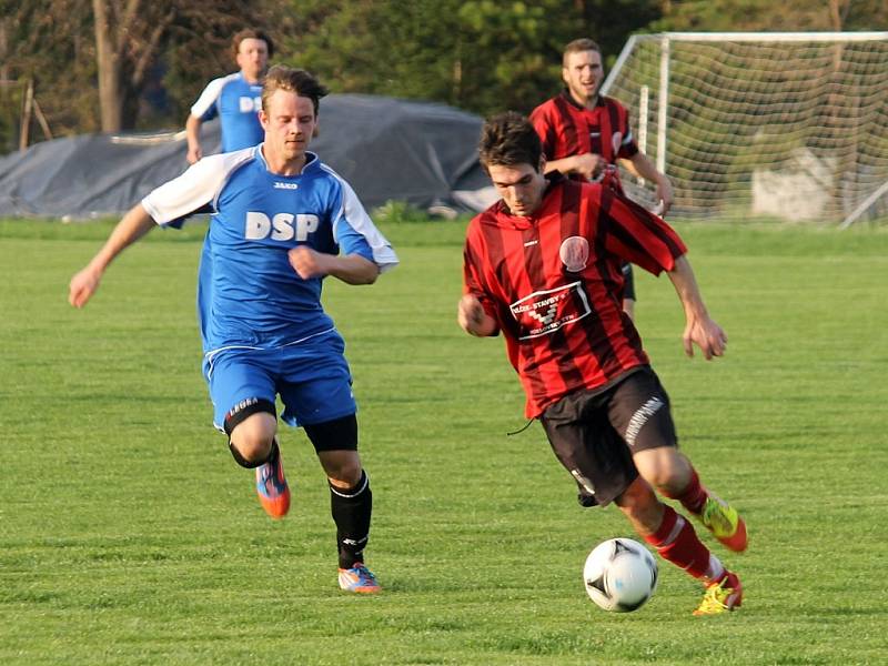 Z utkání fotbalistů TJ Sokol Mrákov a FC Dynamo Horšovský Týn.