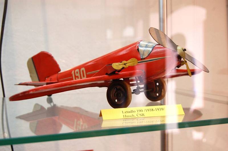 Výstava hraček z I. republiky v Holýšově