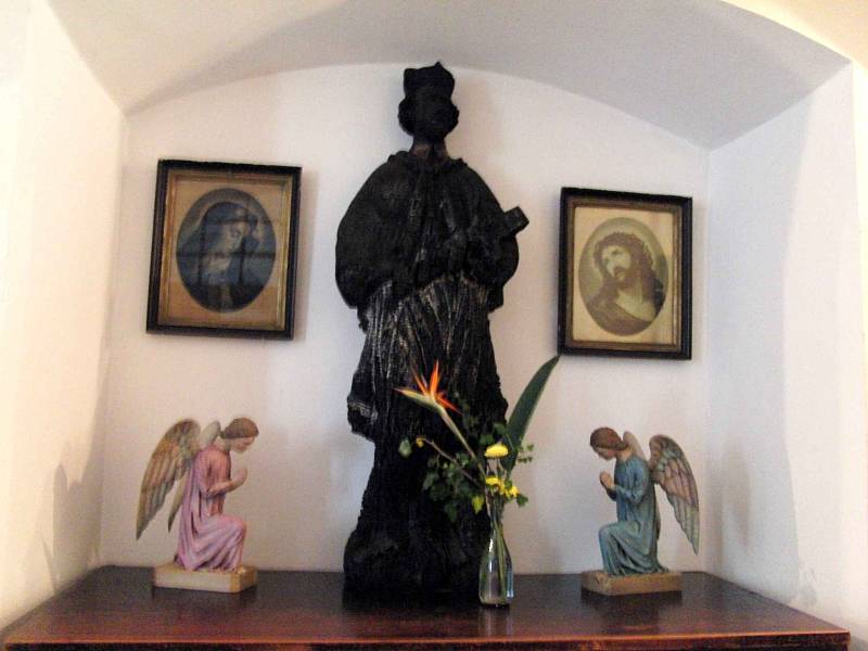 Z kláštera u kostela Nanebevzetí Panny Marie v Domažlicích.