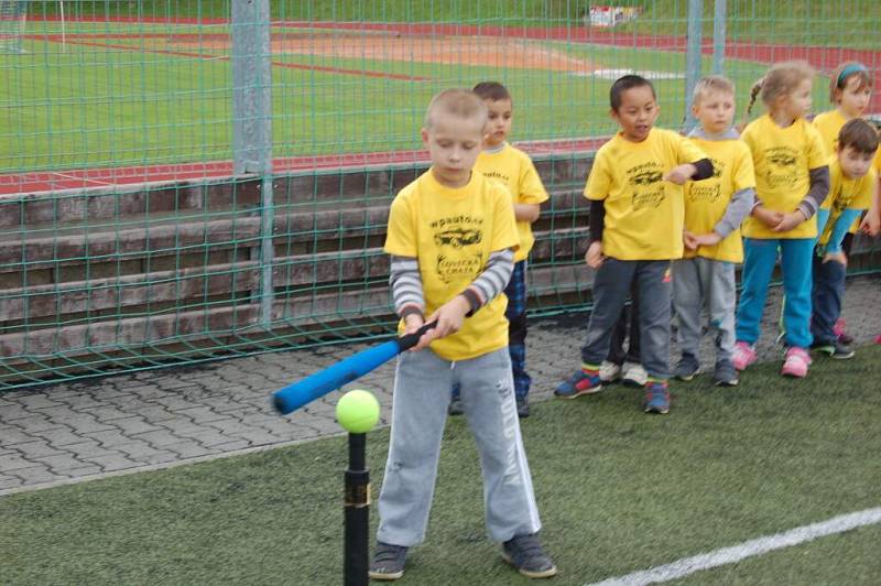 Z baseballového turnaje domažlických školek.