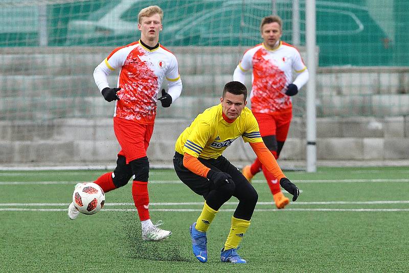 19. kolo KPM: Slavia Vejprnice - Jiskra Domažlice B (žlutí) 1:2.