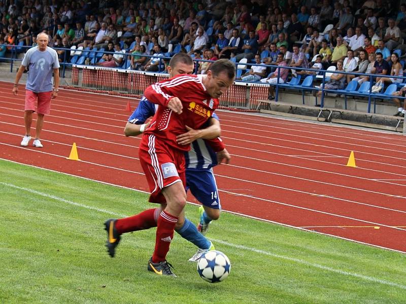 1. kolo ČFL: Jiskra Domažlice A - Slavoj Vyšehrad 2:0 (1:0).