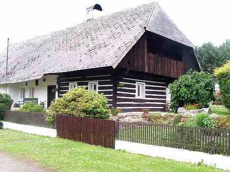 Petrovice, zemědělská usedlost č. p. 110.  Foto: archiv OÚ Petrovice