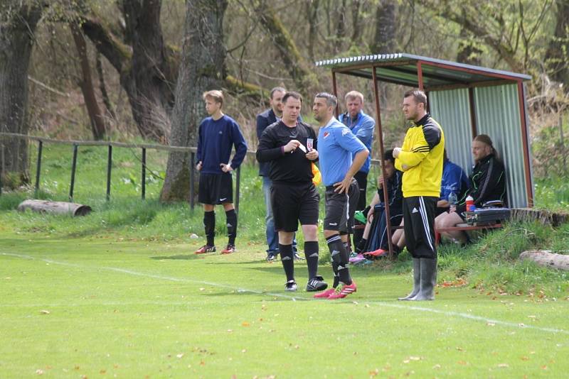 Z šlágru okresního přeboru mezi fotbalisty Bělé a Chodova.