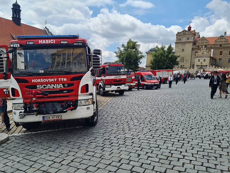 Horšovskotýnští hasiči oslavili na konci června 150 let založení sboru. Do detailu připraveným programem nadchli hasiči stovky návštěvníků, dokonce k výročí natočili i hudební videoklip.