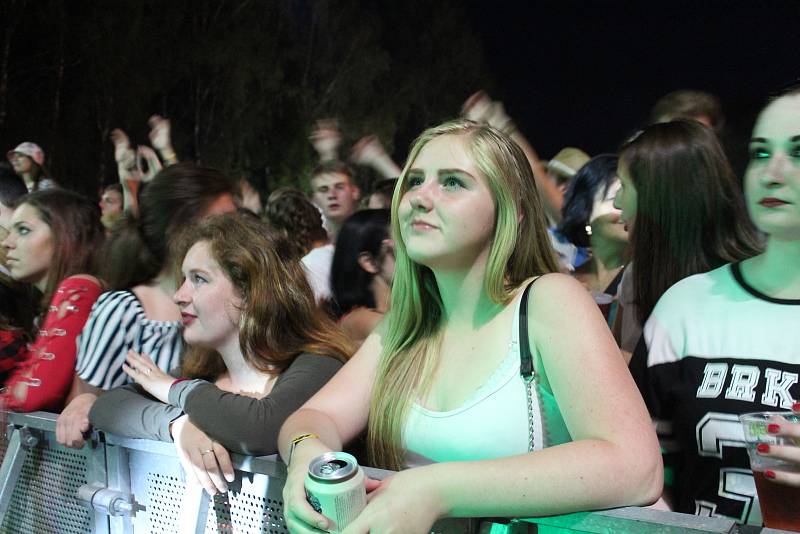 Chodrockfest 2019, druhý den. Nejvíce zazářila kapela Trautenberk.