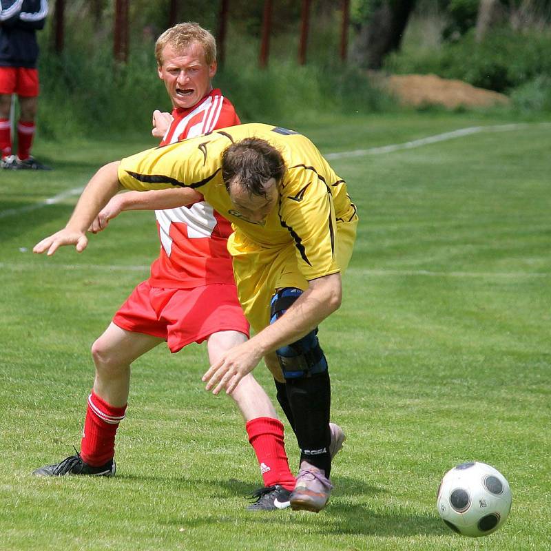 Z utkání fotbalistů Sokol Osvračín A a Sokol Kout. 