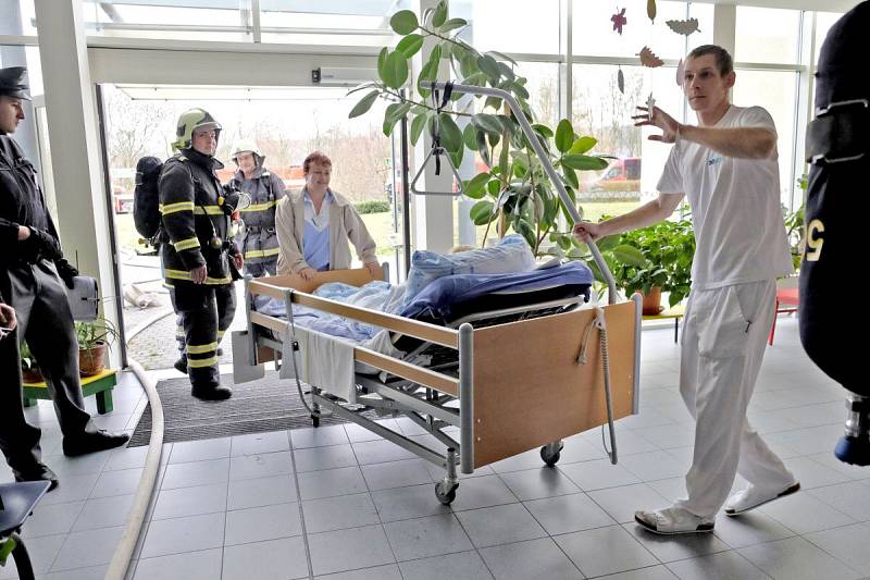 Cvičný požár v Domažlické nemocnici.