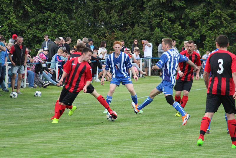 Staňkovští fotbalisté zdolali hokejisty Plzně 4:2.