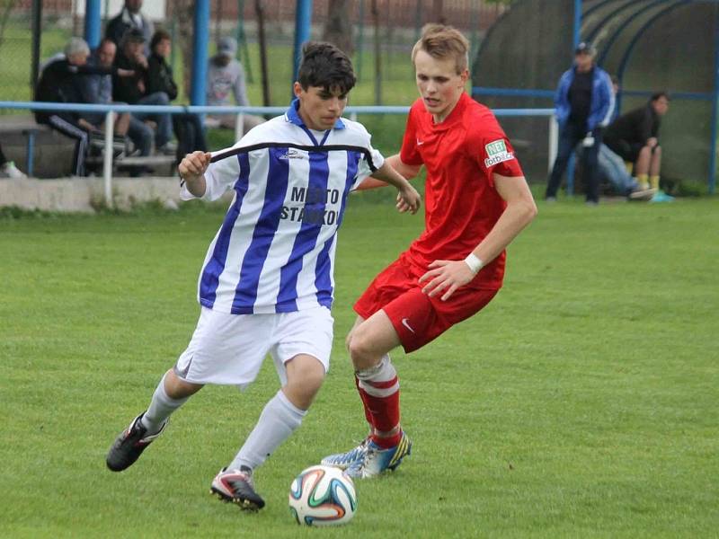 Z utkání mezi fotbalisty Staňkova a Nýrska.