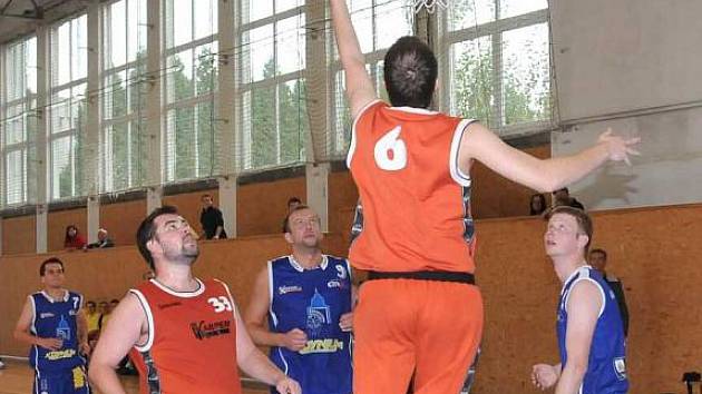 Basketbalisté Jiskry Domažlice B podlehli Holýšovu.