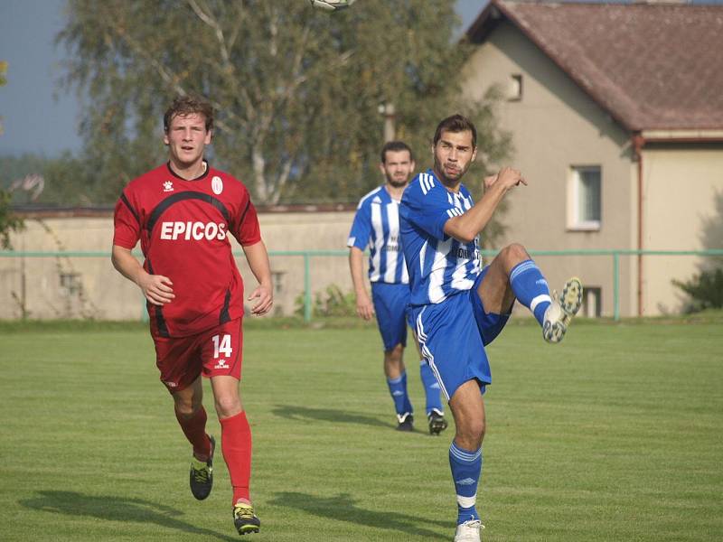 Martin Knakal v dresu Jiskry v utkání v Hlavici s domácím SK.