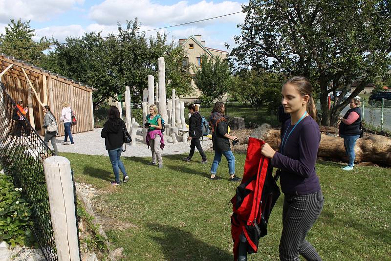 Exkurze na nové zahradě mateřské školy v Klenčí pod Čerchovem.