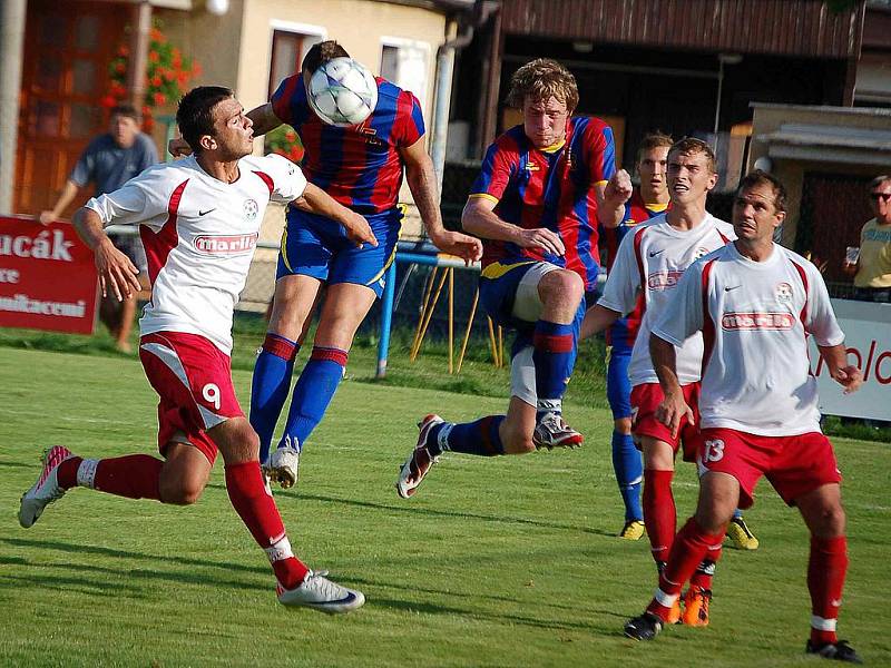 Fotbalisté divizního Slavoje Koloveč porazili soupeře z Votic.