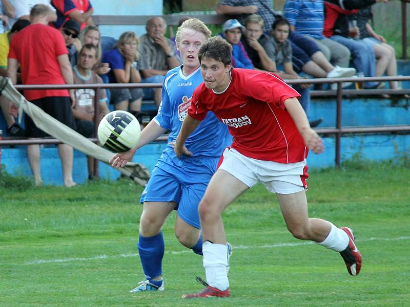 Ve šlágru úvodního kola okresního přeboru se v Chodově utkali fotbalisté domácího Tatranu se soupeřem ze ZD Meclov. 