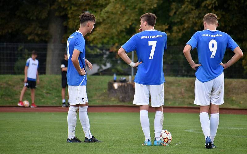 3. kolo FORTUNA divize A: TJ Jiskra Domažlice B (na snímku fotbalisté v modrých dresech) - TJ Sokol Lom (žlutí) 5:3 (1:2).