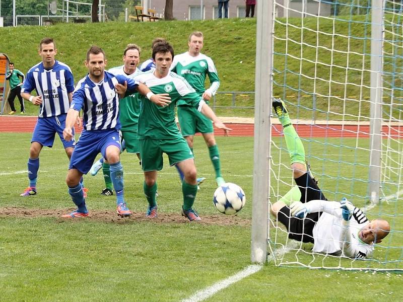 Z utkání fotbalistů Jiskry s Meteorem.