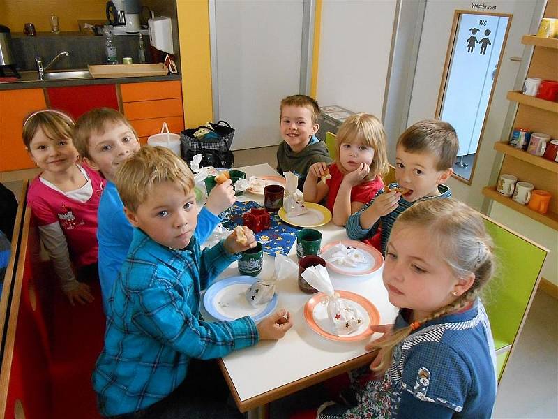 Z návštěvy hostouňských předškoláků v partnerské mateřince ve Waldthurnu.