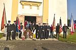 Slavnostní odhalení pamětních desek se jmény spoluobčanů padlých v I. světové válce v Pocinovicích.