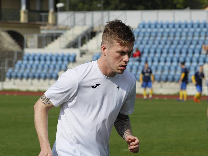 24. kolo FORTUNA ČFL, skupina A: TJ Jiskra Domažlice (bílí) - Benešov 2:0.