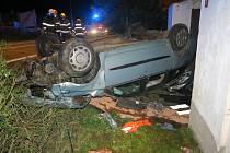 Nehoda osobního auta v Semošicích.