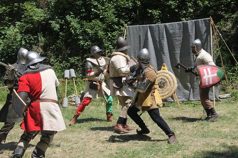 Historicky zábavnou akci si užili dospělí i děti.