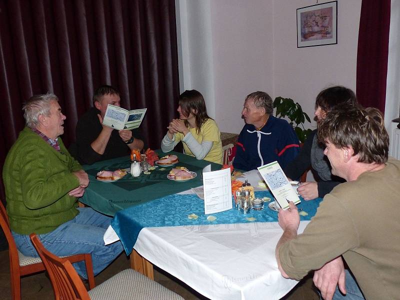 Ze schůzky, již uspořádalo nové občanské sdružení Vize Pivoň.