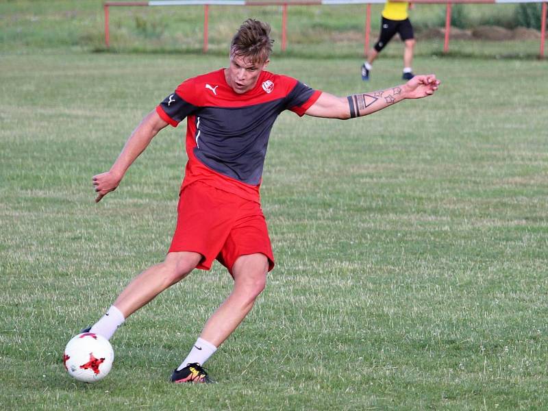 Fotbalisté Jiskry už trénují na další sezonu v České fotbalové lize.