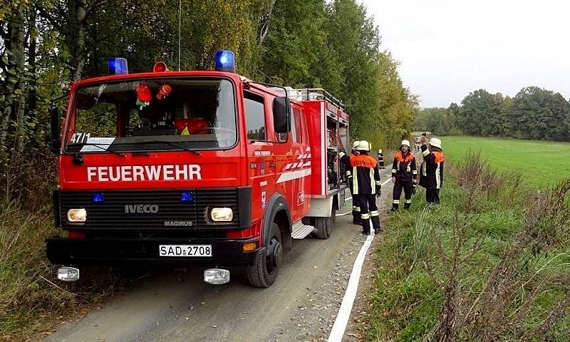 Ze cvičení českých a německých hasičů na Poběžovicku.