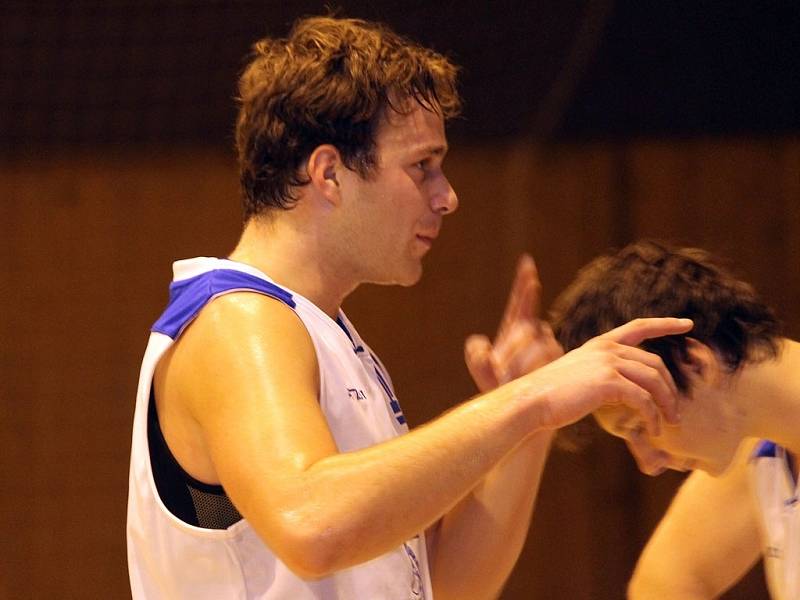 Z utkání 4. kola Českého poháru v basketbalu mezi Jiskrou Domažlice a Spartou Praha.