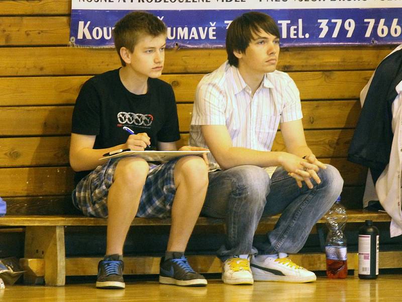 Ohlédnutí za čtvrtým zápasem finále play – off II. ligy mužů mezi basketbalisty Jiskry Domažlice a Renocar Podolí Brno.  