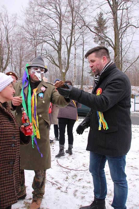 Podobně jako v dalších obcích na Domažlicku, tak i v Klenčí pod Čerchovem, prošel v sobotu 10. února masopustní průvod.