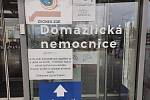 Domažlická nemocnice očkuje registrované i neregistrované.