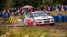 Petr Dufek už osmou sezonu usedá vedle Marcela Tučka do Mitsubishi Lancer. Na snímku na Rallye Bohemia 2019.