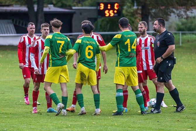 Fotbalisté TJ Start Tlumačov (na archivním snímku hráči v zelených dresech) zdolali Mrákov brankou Rottenborna těsně 1:0.