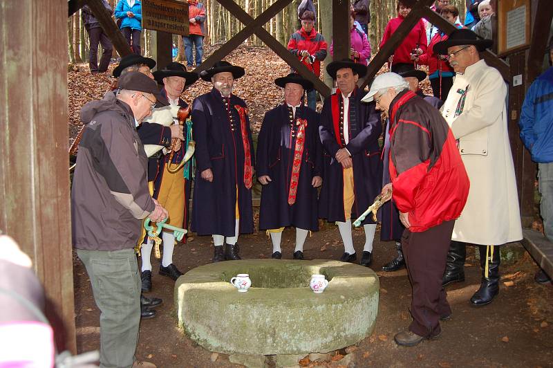 Zamykání České studánky.