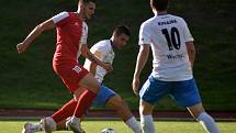 6. kolo FORTUNA ČFL A: TJ Jiskra Domažlice (na snímku fotbalisté v bílých dresech) - FC Slavia Karlovy Vary 2:2 (2:1).