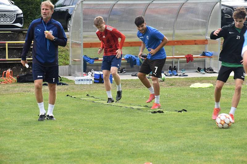 Fotbalisté Jiskry Domažlice na čtvrtečním zahájení letní přípravy.